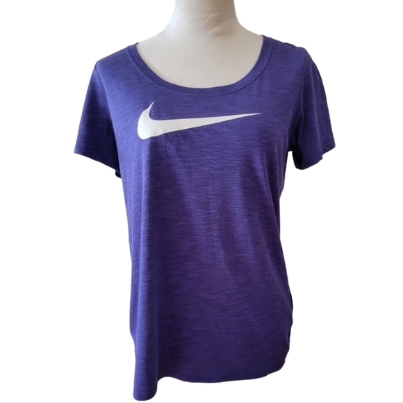 Nike Athletic DriFit Purple T-Shirt Size Medium - Picture 1 of 3